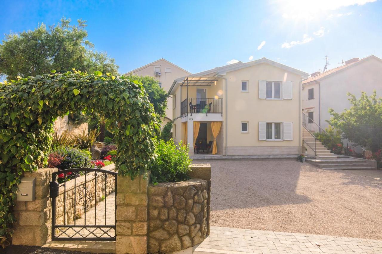 מאלינסקה Apartman Ivona Na 1. Katu מראה חיצוני תמונה